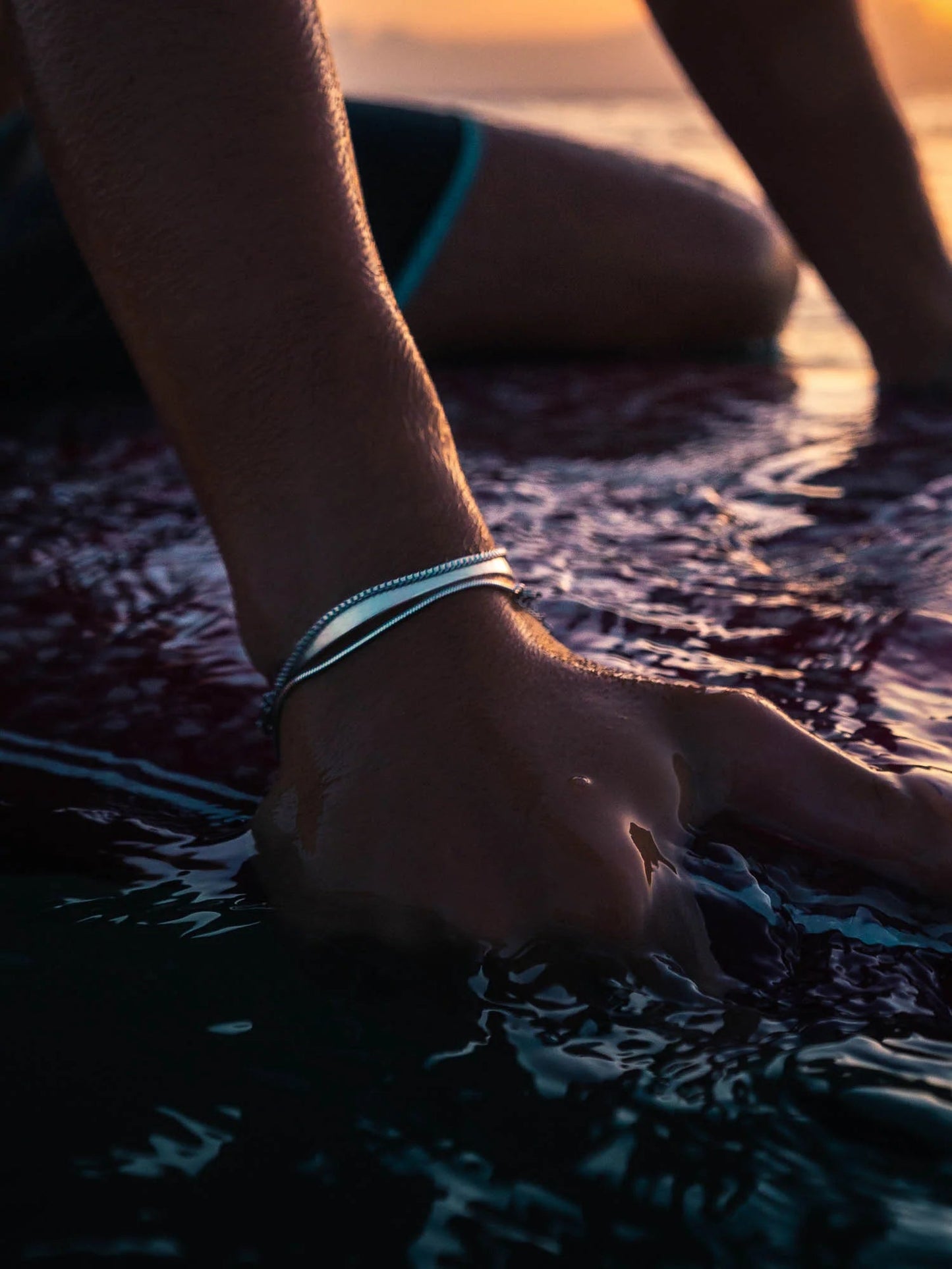 VALORE Adjustable Steel Cuff